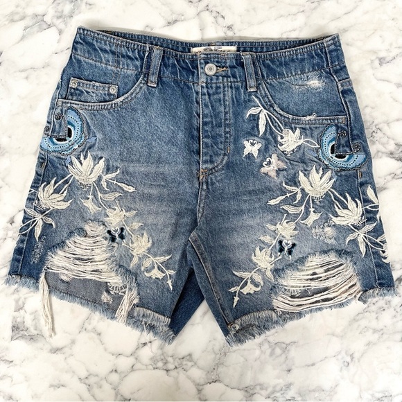 We the Free you’re my butterfly embroidered denim cutoff shorts size 25 - Picture 2 of 11